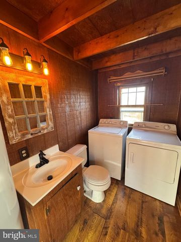 3673 JOHNSON RUN RD, Petersburg, WV 26847