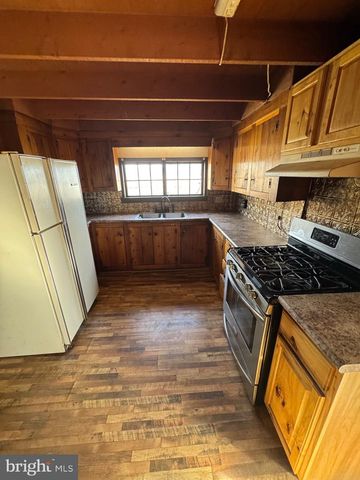 3673 JOHNSON RUN RD, Petersburg, WV 26847