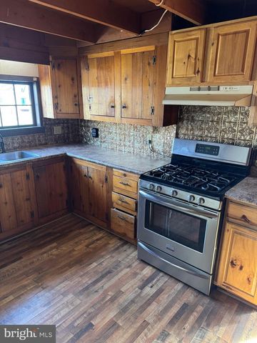 3673 JOHNSON RUN RD, Petersburg, WV 26847