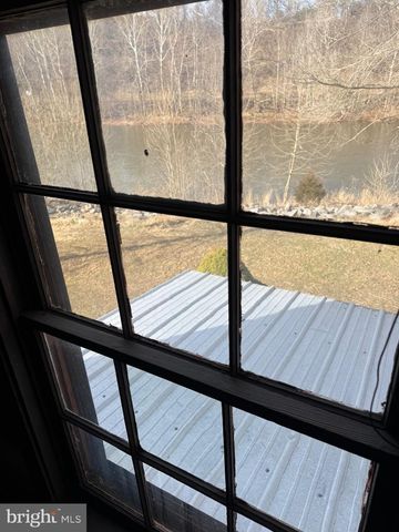 3673 JOHNSON RUN RD, Petersburg, WV 26847