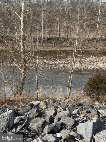 3673 JOHNSON RUN RD, Petersburg, WV 26847