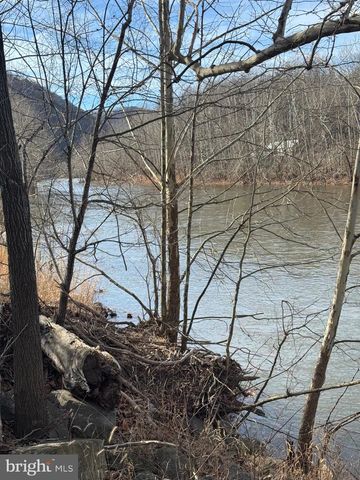 3673 JOHNSON RUN RD, Petersburg, WV 26847