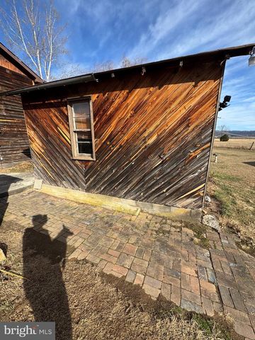 3673 JOHNSON RUN RD, Petersburg, WV 26847