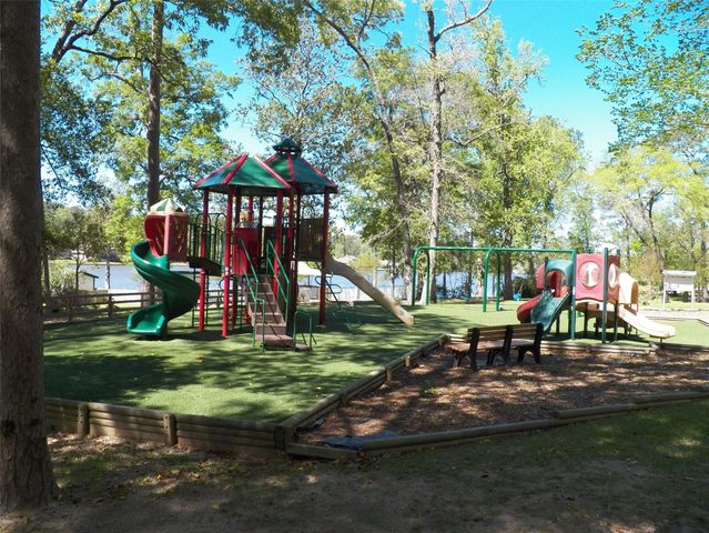 652 Cherry Hills Drive, Huntsville, TX 77340