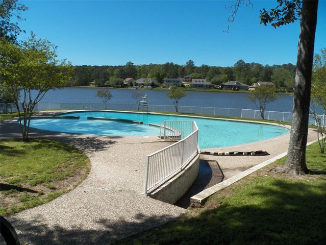 652 Cherry Hills Drive, Huntsville, TX 77340