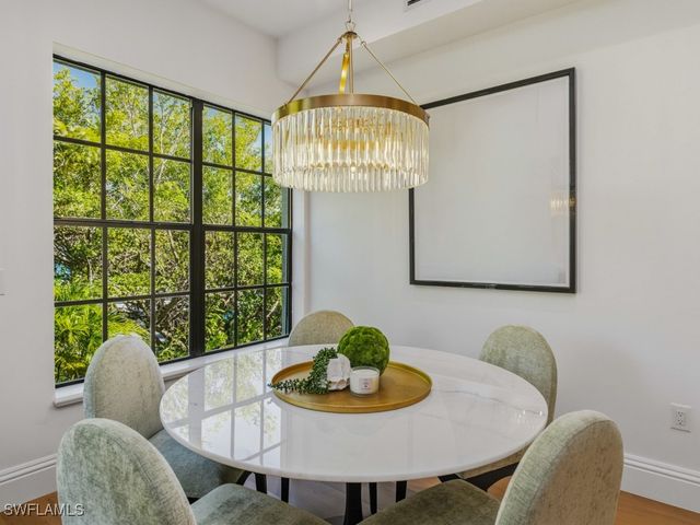 705 10th ST S 202, Naples, FL 34102