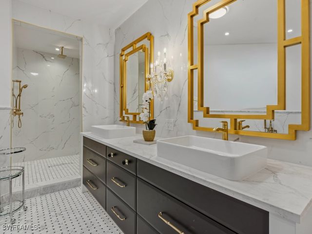 705 10th ST S 202, Naples, FL 34102