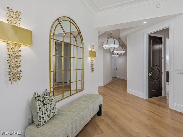 705 10th ST S 202, Naples, FL 34102