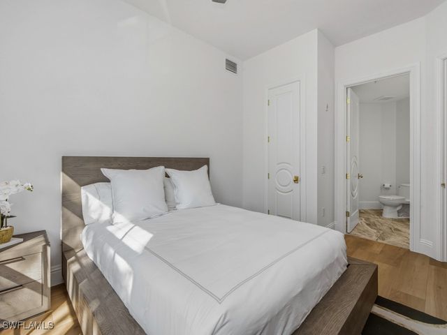 705 10th ST S 202, Naples, FL 34102