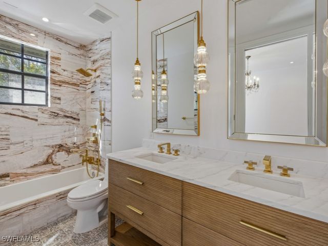 705 10th ST S 202, Naples, FL 34102