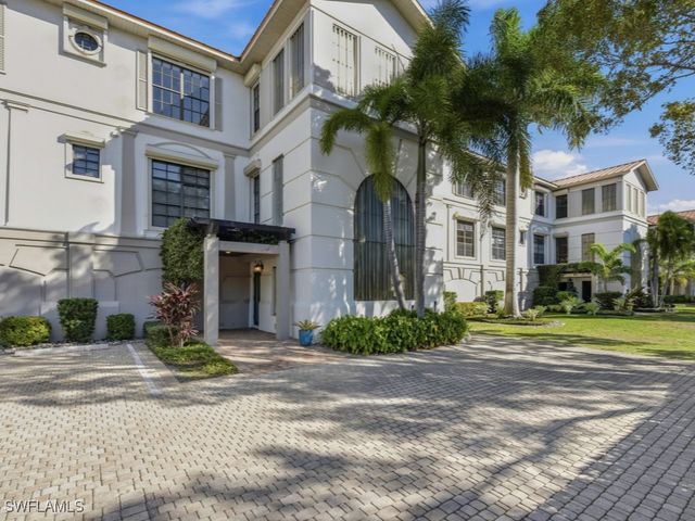 705 10th ST S 202, Naples, FL 34102