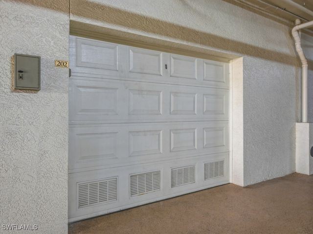 705 10th ST S 202, Naples, FL 34102