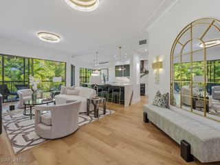 705 10th ST S 202, Naples, FL 34102