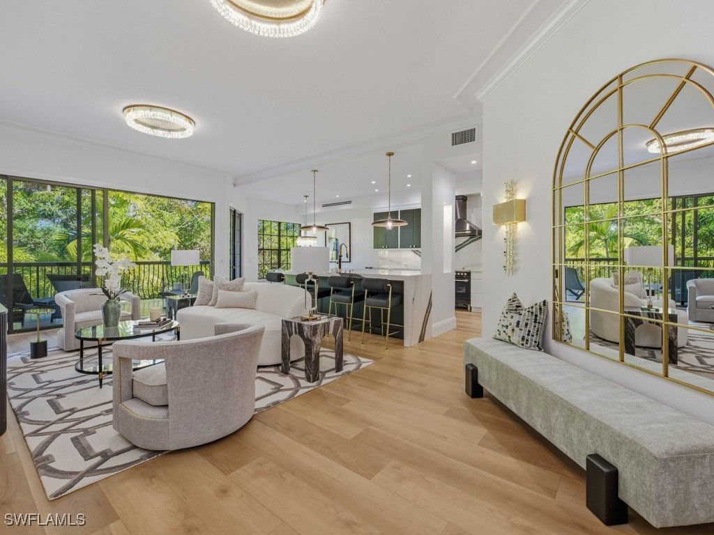 705 10th ST S 202, Naples, FL 34102