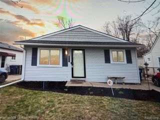8615 Fremont Street, Westland, MI 48185