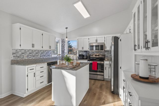 14430 Woodbridge Lane, Savage, MN 55378