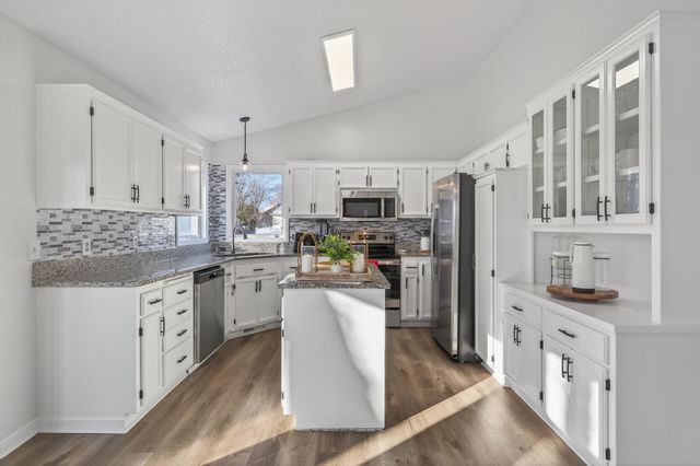 14430 Woodbridge Lane, Savage, MN 55378