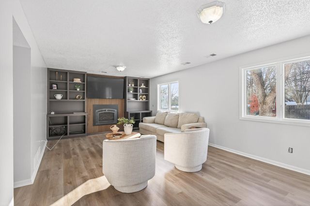 14430 Woodbridge Lane, Savage, MN 55378