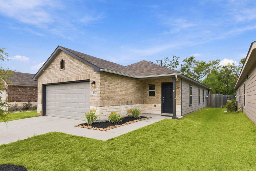 10627 Red Orchid Drive, Houston, TX 77016