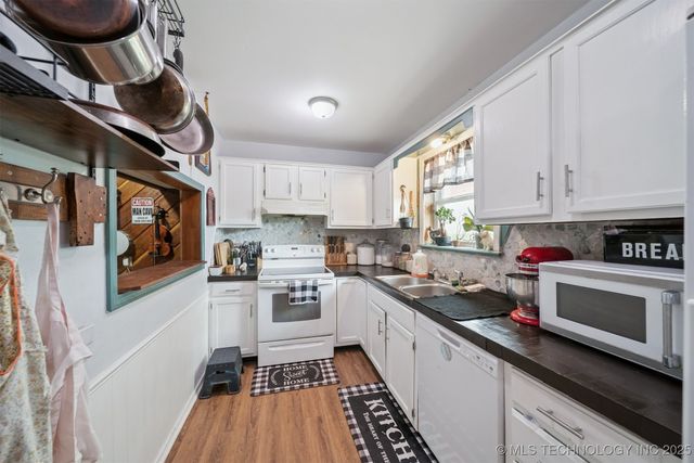 29905 E 144th Street S, Coweta, OK 74429