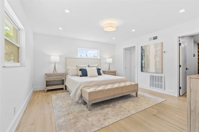 1563 EDEN ISLE BOULEVARD NE, St Petersburg, FL 33704