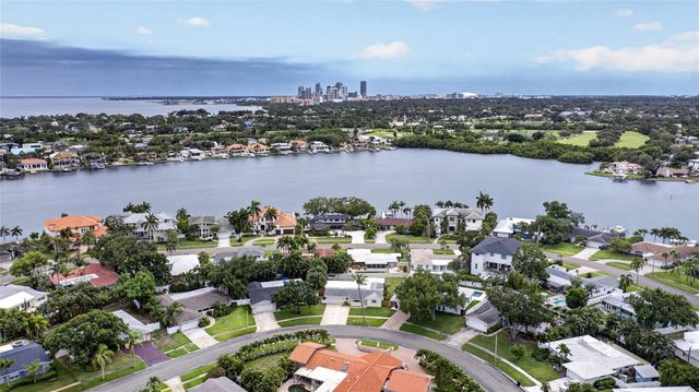 1563 EDEN ISLE BOULEVARD NE, St Petersburg, FL 33704