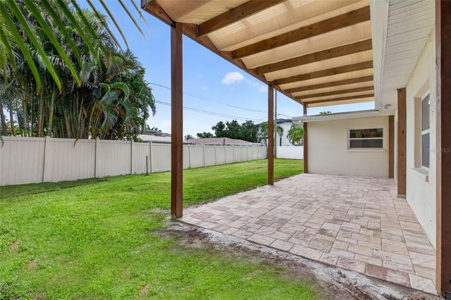 1563 EDEN ISLE BOULEVARD NE, St Petersburg, FL 33704
