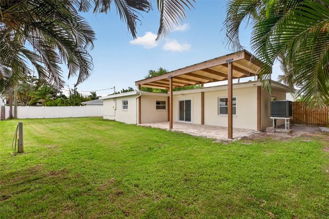 1563 EDEN ISLE BOULEVARD NE, St Petersburg, FL 33704