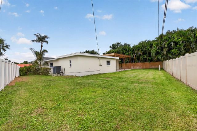 1563 EDEN ISLE BOULEVARD NE, St Petersburg, FL 33704