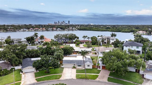1563 EDEN ISLE BOULEVARD NE, St Petersburg, FL 33704