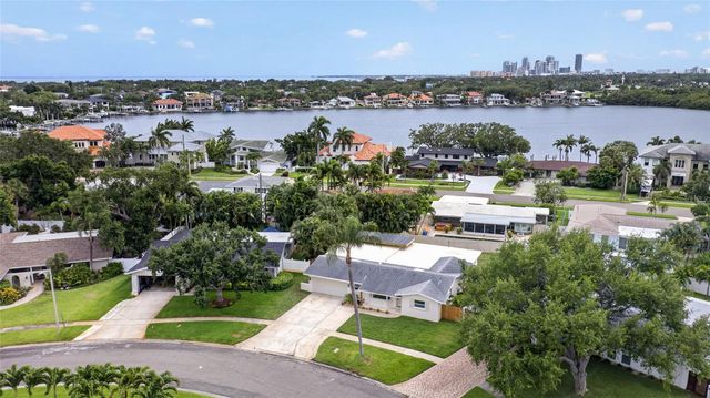 1563 EDEN ISLE BOULEVARD NE, St Petersburg, FL 33704