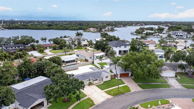1563 EDEN ISLE BOULEVARD NE, St Petersburg, FL 33704