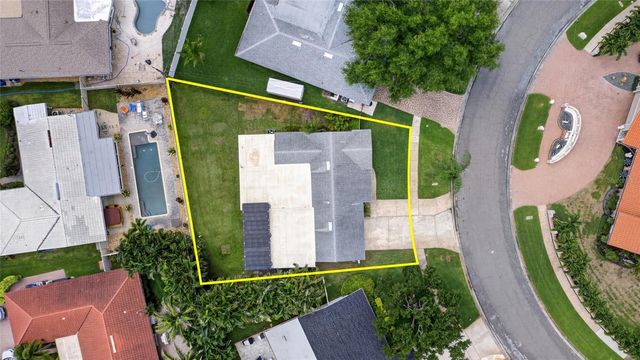 1563 EDEN ISLE BOULEVARD NE, St Petersburg, FL 33704