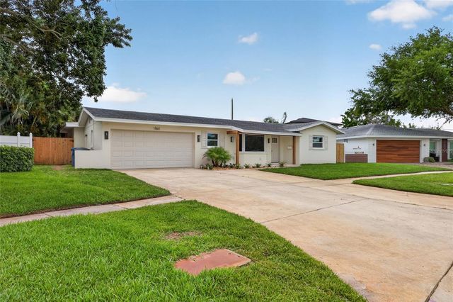 1563 EDEN ISLE BOULEVARD NE, St Petersburg, FL 33704