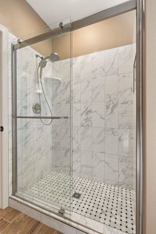 1215 E Huron Dr, Spokane, WA 99208