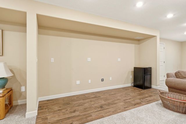 1215 E Huron Dr, Spokane, WA 99208