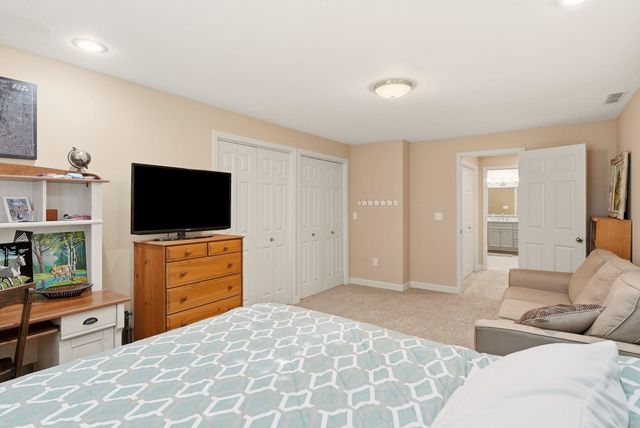 1215 E Huron Dr, Spokane, WA 99208