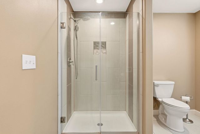 1215 E Huron Dr, Spokane, WA 99208