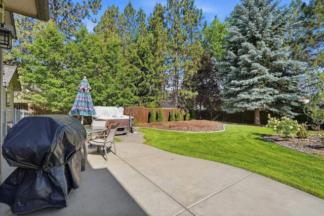 1215 E Huron Dr, Spokane, WA 99208