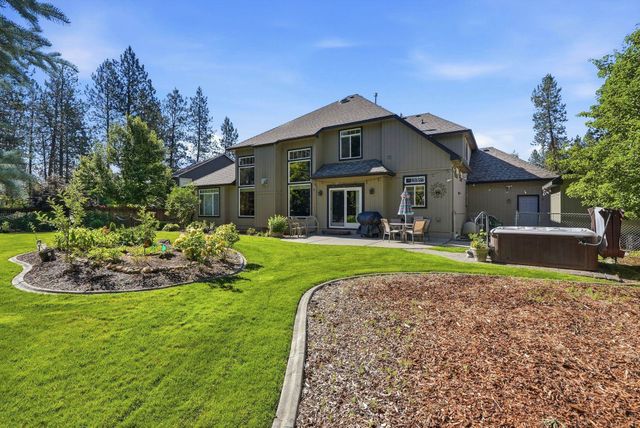 1215 E Huron Dr, Spokane, WA 99208