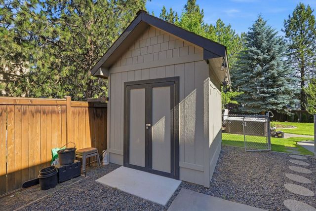 1215 E Huron Dr, Spokane, WA 99208