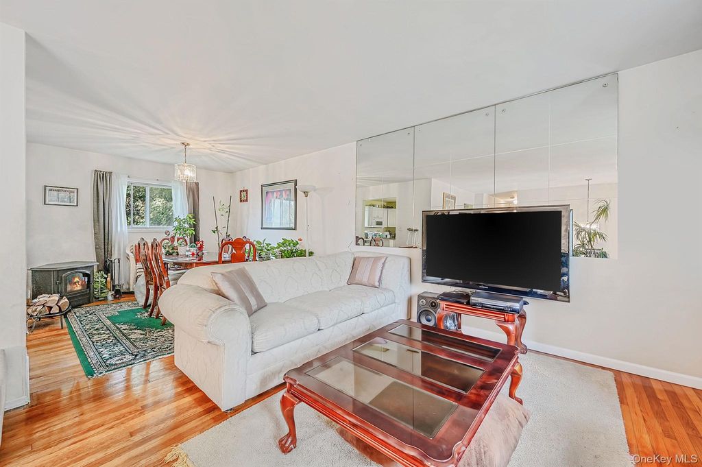 72 Sammis Avenue, Deer Park, NY 11729 — photo 3