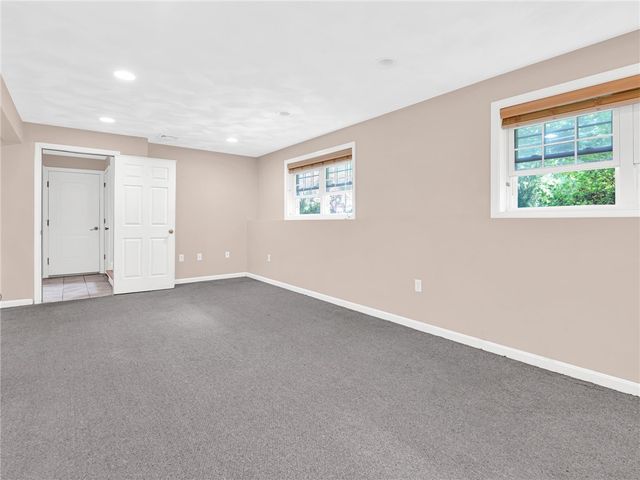 35 Doe Crossing Drive, Burrillville, RI 02859