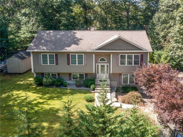 35 Doe Crossing Drive, Burrillville, RI 02859
