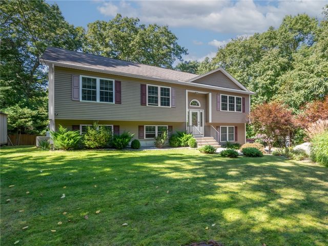 35 Doe Crossing Drive, Burrillville, RI 02859