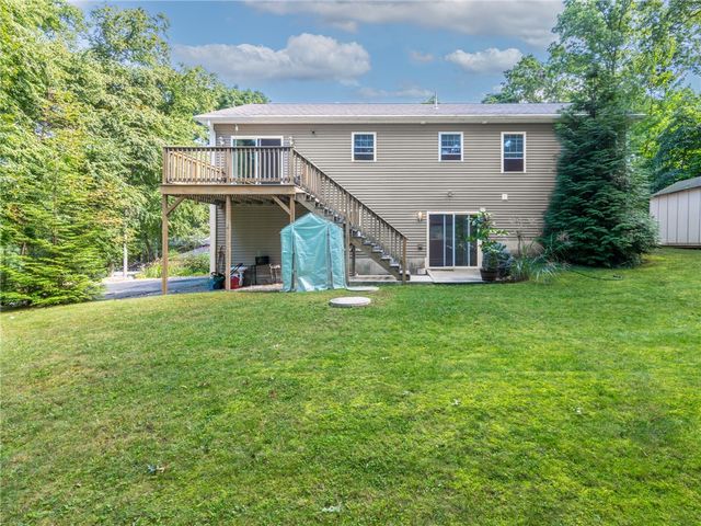 35 Doe Crossing Drive, Burrillville, RI 02859