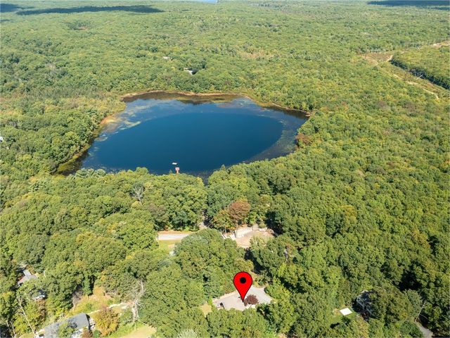 35 Doe Crossing Drive, Burrillville, RI 02859