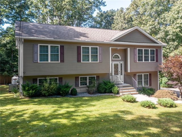 35 Doe Crossing Drive, Burrillville, RI 02859