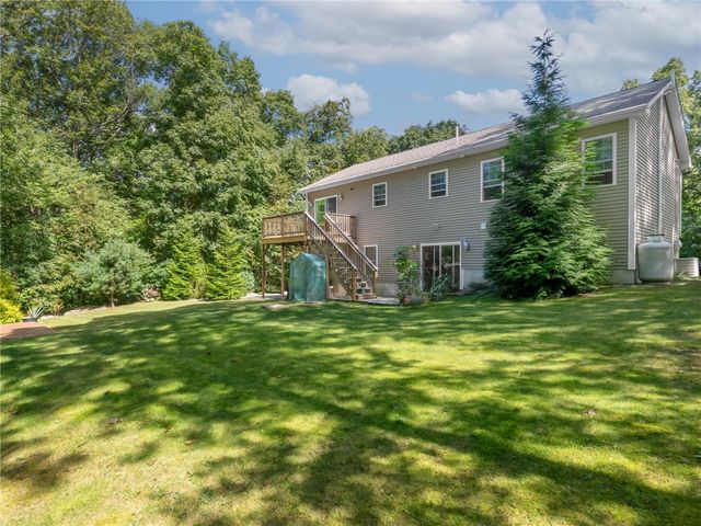 35 Doe Crossing Drive, Burrillville, RI 02859