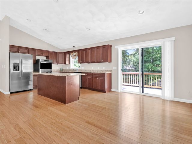 35 Doe Crossing Drive, Burrillville, RI 02859